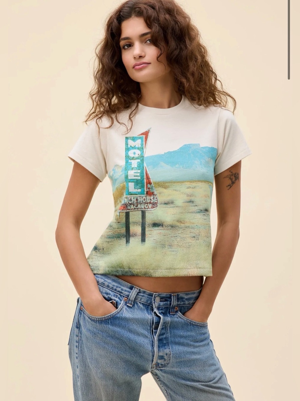 Daydreamer Beige Graphic Tee with Blue and Green Scenic Print SM NWT